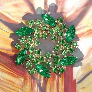 Green Rhinestone Wreath Brooch